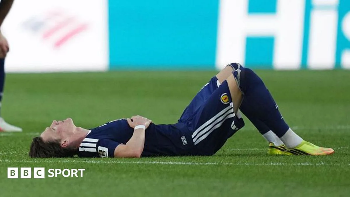 Clarke steps down as Scotland boss after World Cup exit