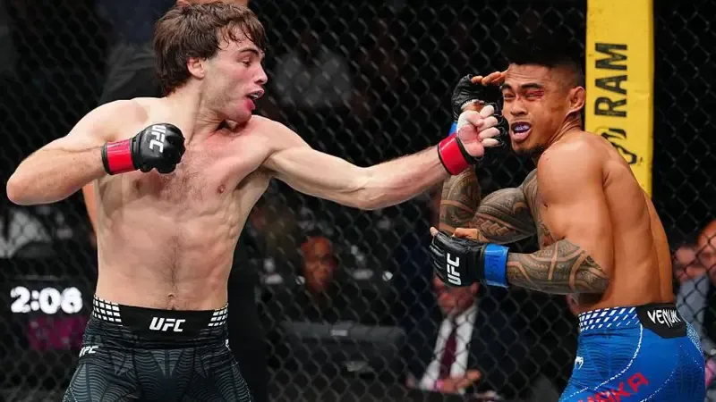 Luke Riley lands a punch on Kai Kamaka III